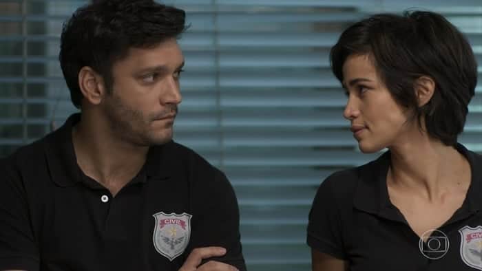 Ionan (Armando Babaioff) e Maura (Nanda Costa) em cena de Segundo Sol (Foto: Reprodução/Globo) Ionan (Armando Babaioff) e Maura (Nanda Costa) em cena de Segundo Sol (Foto: Reprodução/Globo)