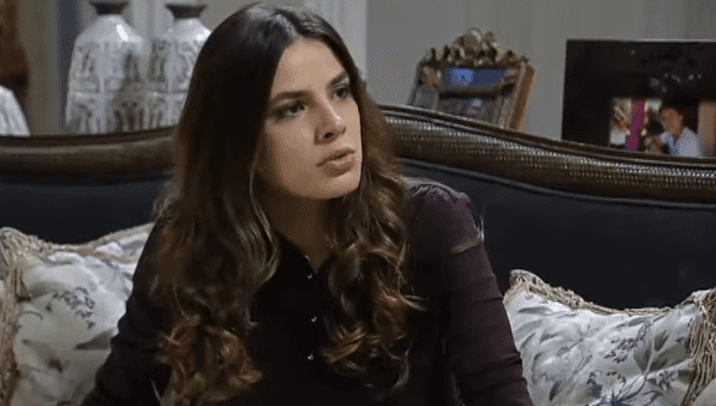 Thaís Melchior em cena na novela Vitória, exibida pela TV Record (Foto: Reprodução) Thaís Melchior em cena na novela Vitória, exibida pela TV Record (Foto: Reprodução)