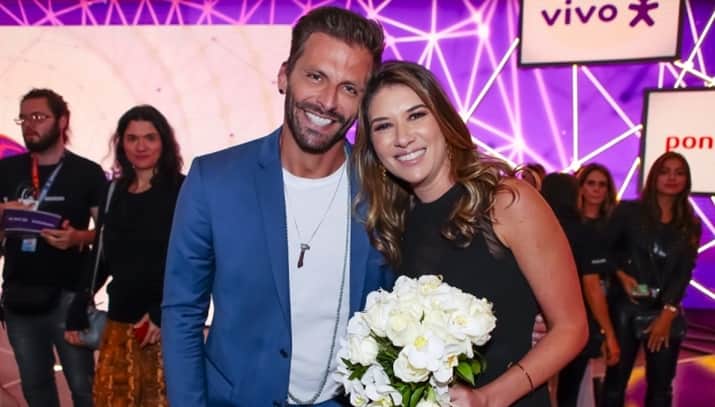 Henri Castelli e Rebeca Abravanel se conheceram no Teleton. (Foto: Divulgação) Henri Castelli e Rebeca Abravanel se conheceram no Teleton. (Foto: Divulgação)