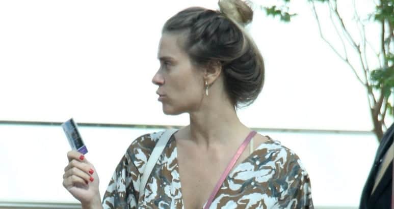 Carolina Dieckmann em shopping no Rio (Foto: AgNews) Carolina Dieckmann em shopping no Rio (Foto: AgNews)