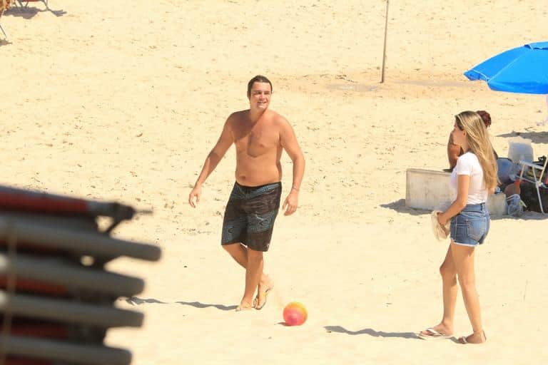 Felipe Dylon curte dia de praia e faz raríssima aparição com namorada (Foto:Divulgação / AgNews / JC Pereira) Felipe Dylon curte dia de praia e faz raríssima aparição com namorada (Foto:Divulgação / AgNews / JC Pereira)