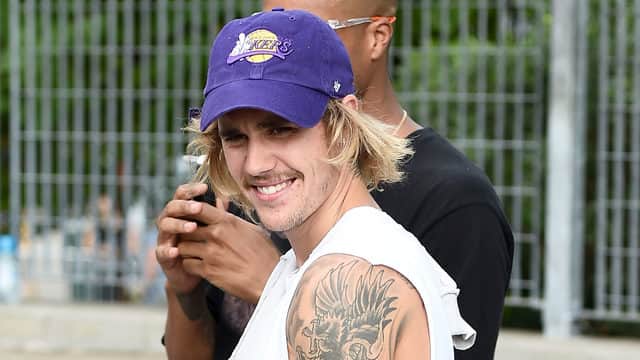 Justin Bieber mostrou sua generosidade e ajudou morador de rua (Foto: Reprodução) Justin Bieber mostrou sua generosidade e ajudou morador de rua (Foto: Reprodução)