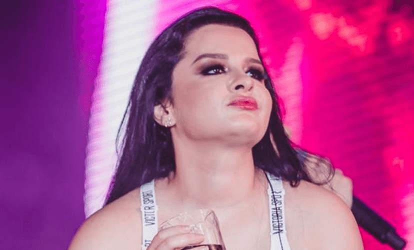 A cantora Maraisa, da dupla com Maiara, resolveu fazer uma pegaadinha com os vizinhos de quarto em São Paulo (foto:reprodução) A cantora Maraisa, da dupla com Maiara, resolveu fazer uma pegaadinha com os vizinhos de quarto em São Paulo (foto:reprodução)