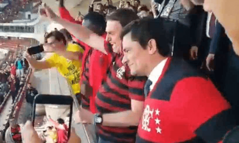 Presidente Bolsonaro e Ministro Moro durante partida de futebol (Foto: Reprodução) Presidente Bolsonaro e Ministro Moro durante partida de futebol (Foto: Reprodução)