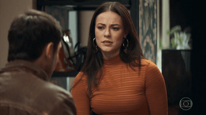 Vivi (Paolla Oliveira) e Chiclete (Sergio Guizé) em cena de A Dona do Pedaço; blogueira vai terminar namoro após descobrir plano para matá-la (Foto: Reprodução/Globo) Vivi (Paolla Oliveira) e Chiclete (Sergio Guizé) em cena de A Dona do Pedaço; blogueira vai terminar namoro após descobrir plano para matá-la (Foto: Reprodução/Globo)