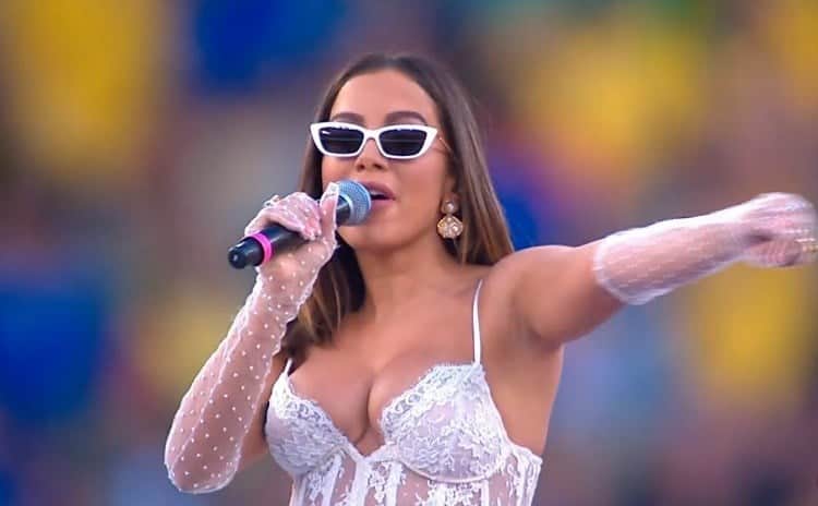 Anitta representa o Brasil na final da Copa America (Foto: Reprodução) Anitta representa o Brasil na final da Copa America (Foto: Reprodução)