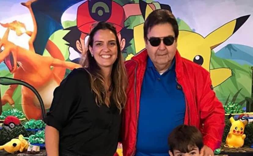 O apresentador Faustão ao lado da esposa, Luciana Cardoso (Foto: Reprodução) O apresentador Faustão ao lado da esposa, Luciana Cardoso (Foto: Reprodução)