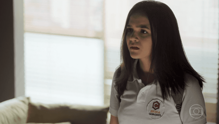 Cássia (Mel Maia) rejeitará pai gay em A Dona do Pedaço (Foto: Reprodução/Globo)