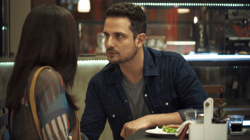 Cássia (Mel Maia) e o pedófilo Lauro (Ricardo Monastero) em A Dona do Pedaço (Foto: Reprodução/Globo) Cássia (Mel Maia) e o pedófilo Lauro (Ricardo Monastero) em A Dona do Pedaço (Foto: Reprodução/Globo)