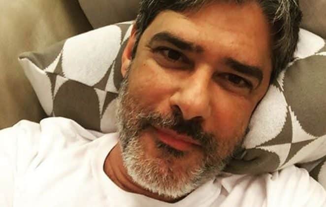 William Bonner, jornalista da Globo, apareceu só de sunga em foto antiga com a sua ex, a apresentadora Fátima Bernardes (Foto: Divulgação) William Bonner, jornalista da Globo, apareceu só de sunga em foto antiga com a sua ex, a apresentadora Fátima Bernardes (Foto: Divulgação)