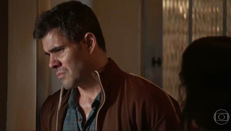 Magno (Juliano Cazarré) revelará paixão por Betina (Isis Valverde) em Amor de Mãe (Foto: Reprodução/Globo) Magno (Juliano Cazarré) revelará paixão por Betina (Isis Valverde) em Amor de Mãe (Foto: Reprodução/Globo)