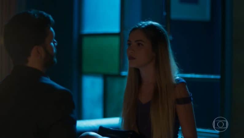 Jeniffer (Nathalia Altenbernd) será assassinada por Diogo (Armando Babaioff) em Bom Sucesso após chantagem (Foto: Reprodução/Globo) Jeniffer (Nathalia Altenbernd) será assassinada por Diogo (Armando Babaioff) em Bom Sucesso após chantagem (Foto: Reprodução/Globo)