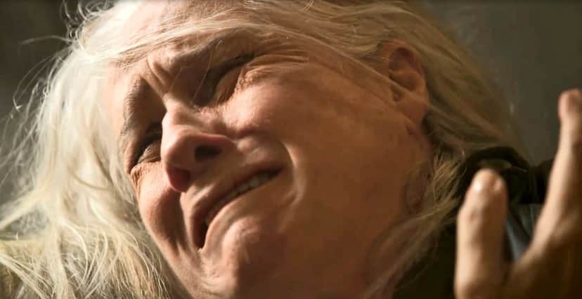 Katia morre nos braços de Lurdes em Amor de Mãe 