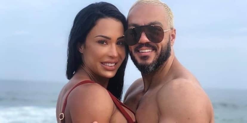 Gracyanne Barbosa deixou seguidores confusos em foto picante ao lado de Belo (Imagem: Reprodução) Gracyanne Barbosa deixou seguidores confusos em foto picante ao lado de Belo (Imagem: Reprodução)