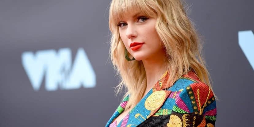 Taylor Swift anuncia gravidez (Foto: Reprodução) Taylor Swift anuncia gravidez (Foto: Reprodução)