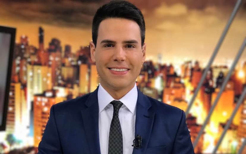 Luiz Bacci entrou ao vivo para anunciar o fim do Cidade Alerta na RecordTv (Foto: Divulgação) Luiz Bacci entrou ao vivo para anunciar o fim do Cidade Alerta na RecordTv (Foto: Divulgação)