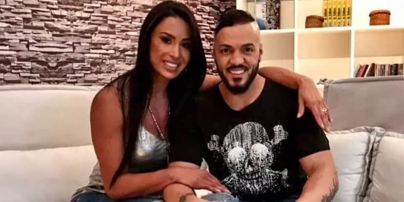 Gracyane Barbosa e Belo roubam à cena com cliques ousados (foto: Reprodução)