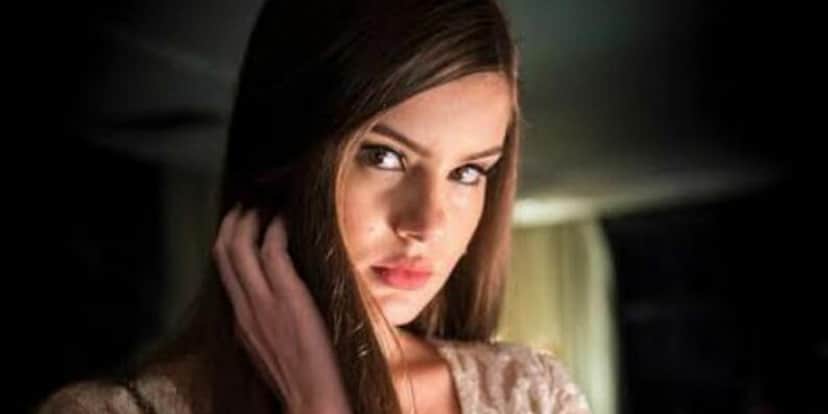 Camila Queiroz é a protagonista da novela (Foto: Reprodução) Camila Queiroz é a protagonista da novela (Foto: Reprodução)