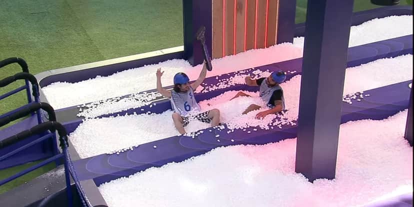 Fiuk e Rodolffo comemorando vitória na prova do líder (Foto: Reprodução) Fiuk e Rodolffo comemorando vitória na prova do líder (Foto: Reprodução)