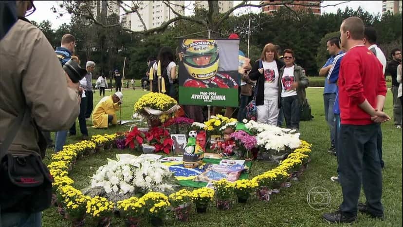 Túmulo de Ayrton Senna (Foto: Reprodução/TV Globo) Túmulo de Ayrton Senna (Foto: Reprodução/TV Globo)