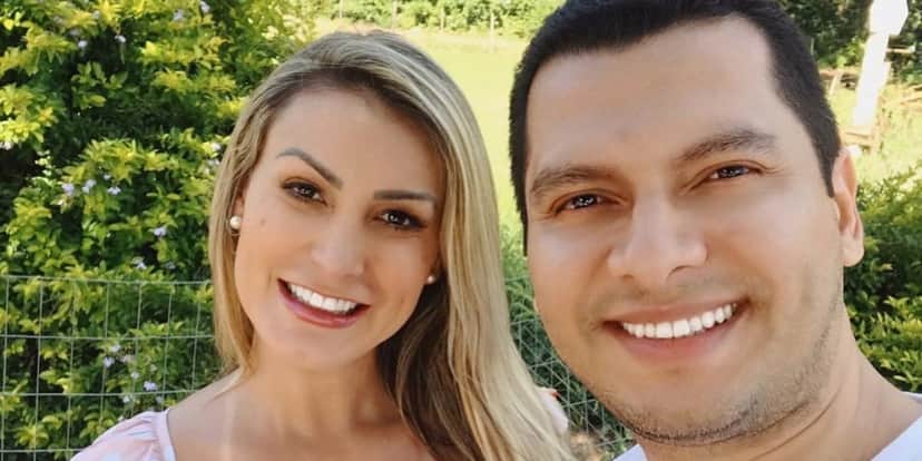 "Aviso", Andressa Urach, após separação e submissão ao ex, é possuída e confirma retorno à bordel: "Voltou" "Aviso", Andressa Urach, após separação e submissão ao ex, é possuída e confirma retorno à bordel: "Voltou"