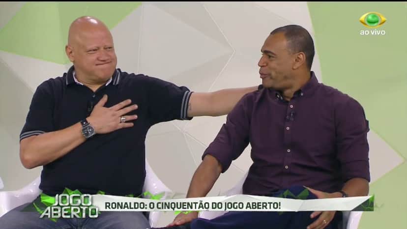 "O choro é livre", Denílson vira alvo de chacota no Jogo Aberto e Renata Fan assume na Band: "Vai sofrer" "O choro é livre", Denílson vira alvo de chacota no Jogo Aberto e Renata Fan assume na Band: "Vai sofrer"