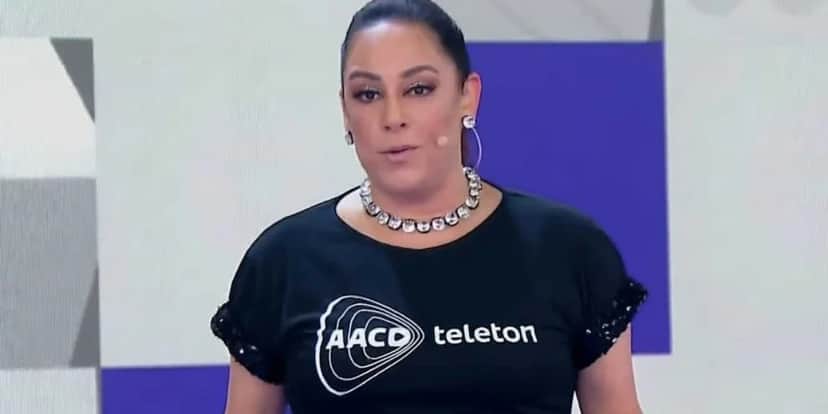 Silvia Abravanel chora no Teleton ao falar de sua filha (Foto: Reprodução) Silvia Abravanel chora no Teleton ao falar de sua filha (Foto: Reprodução)
