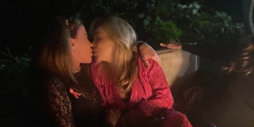 Zilu apareceu beijando amiga e choca os fãs (Foto: Reprodução / Instagram)