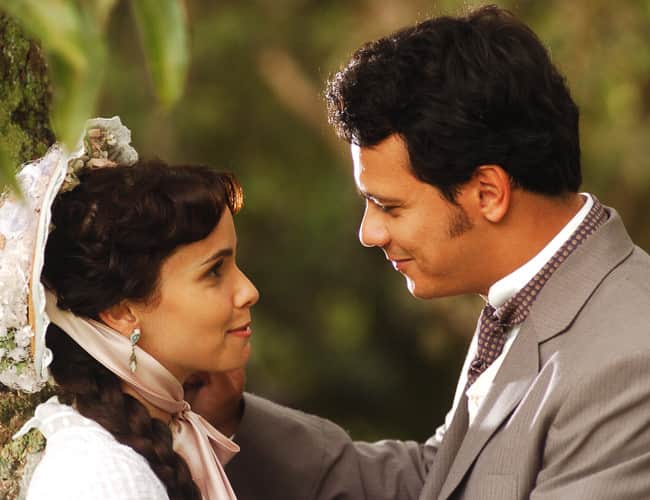 "Sinhá Moça" foi protagonizada por Débora Falabella e Danton Mello (Foto: Divulgação/TV Globo)