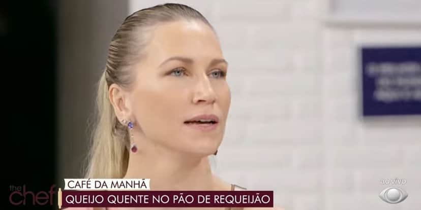 "Muito exigente", Anne Lottermann expõe o que vive na Band e detona: "Não é fácil estar ao lado do Faustão" "Muito exigente", Anne Lottermann expõe o que vive na Band e detona: "Não é fácil estar ao lado do Faustão"