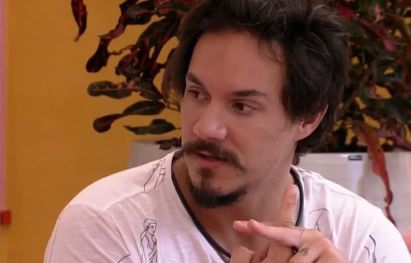Eliezer não quer sair do BBB22 para não perder regalias: "Pagar pra beber" (Foto: Reprodução / Globo) Eliezer não quer sair do BBB22 para não perder regalias: "Pagar pra beber" (Foto: Reprodução / Globo)