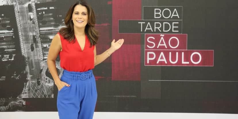 "A gente não pode deixar de falar", Adriana Araújo expõe sufoco na Band e não esconde: "Sofrendo muito" "A gente não pode deixar de falar", Adriana Araújo expõe sufoco na Band e não esconde: "Sofrendo muito"