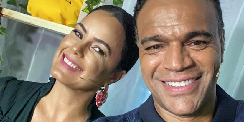 Denílson vê Renata falar de Luciele, assume distância da esposa e leva mãos ao rosto: "Tô quase chorando" Denílson vê Renata falar de Luciele, assume distância da esposa e leva mãos ao rosto: "Tô quase chorando"