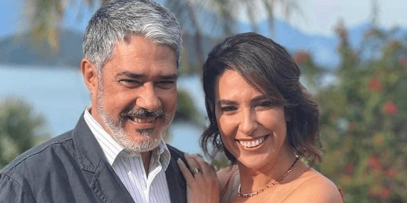 Natasha Dantas surge com drink: “Curtindo na Farofa da Gkay” (Foto: Divulgação)