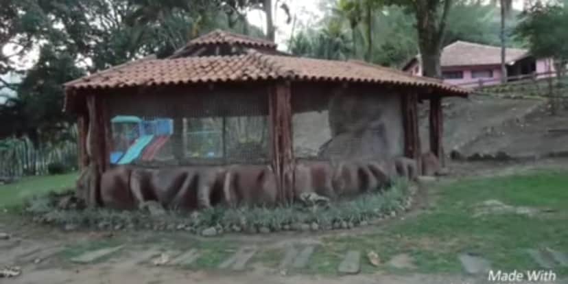 Grande espaço de descanso ao ar livre (Reprodução: Youtube) Grande espaço de descanso ao ar livre (Reprodução: Youtube)