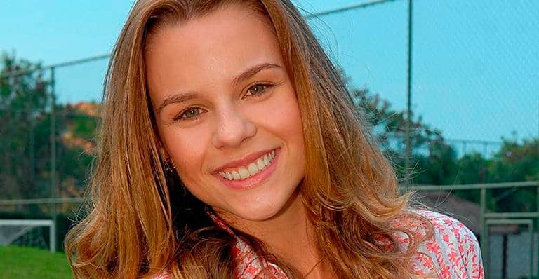 Estrela de Malhação, Daniela Carvalho, fala sobre emprego como faxineira (Foto: Reprodução)