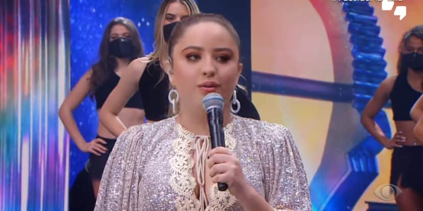 Mari Fernandez impressionou no Faustão por ser tão parecida com Marília Mendonça (Reprodução: Band) Mari Fernandez impressionou no Faustão por ser tão parecida com Marília Mendonça (Reprodução: Band)