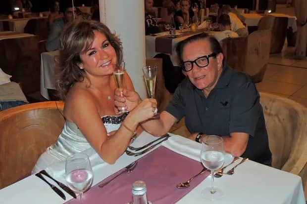 A veterana de novelas ao lado de Farid Curi
