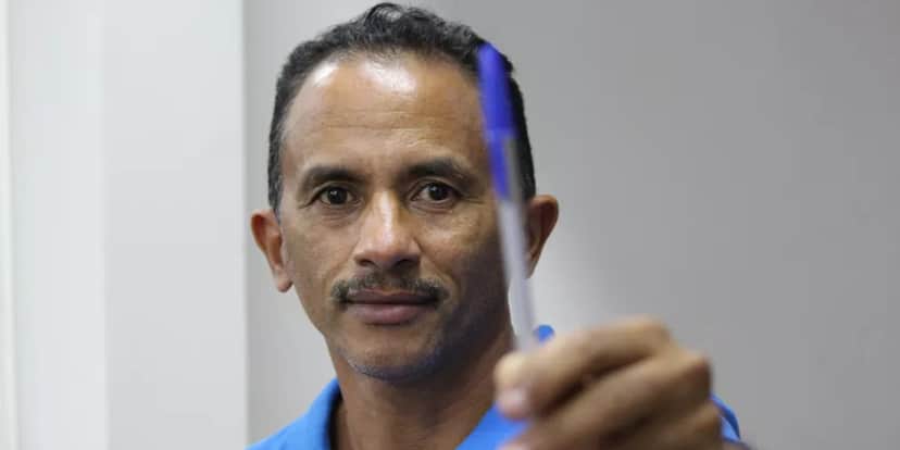 Manoel Gomes, dono do hit de sucesso "Caneta Azul" (Foto Reprodução/Internet) Manoel Gomes, dono do hit de sucesso "Caneta Azul" (Foto Reprodução/Internet)
