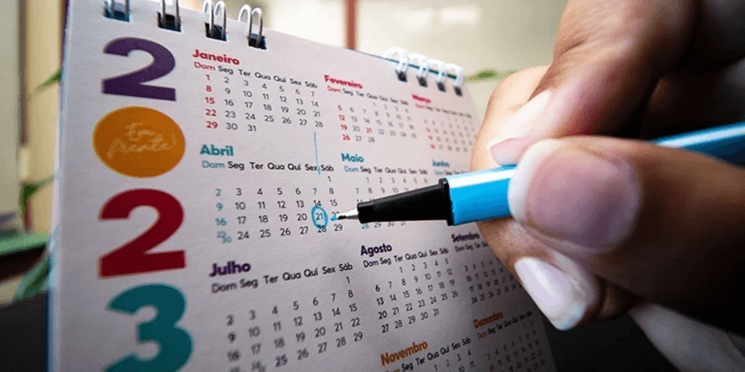 Calendário com alguns feriados anotados (Foto: Reprodução/ Internet) Calendário com alguns feriados anotados (Foto: Reprodução/ Internet)