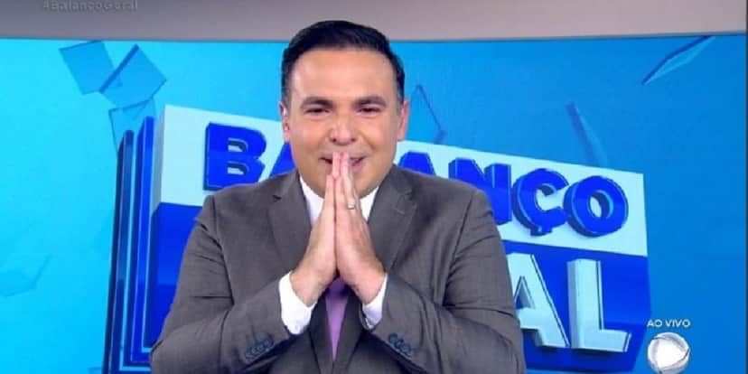 Reinaldo Gottino se emociona ao vivo (Foto: Reprodução/ Internet) Reinaldo Gottino se emociona ao vivo (Foto: Reprodução/ Internet)