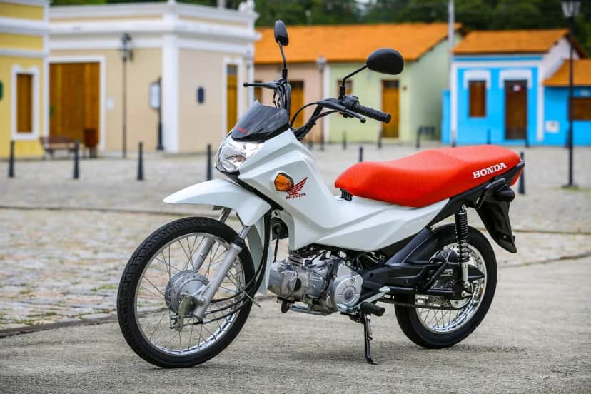 A Honda Pop 110i 2023 é uma das motos mais baratas que possuímos no mercado brasileiro (Foto Reprodução/Internet) A Honda Pop 110i 2023 é uma das motos mais baratas que possuímos no mercado brasileiro (Foto Reprodução/Internet)