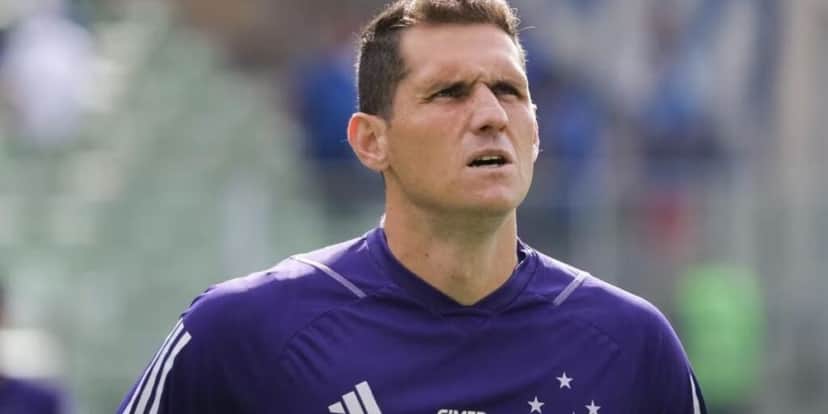 Rafael Cabral, goleiro e capitão do Cruzeiro - (Foto: Internet) Rafael Cabral, goleiro e capitão do Cruzeiro - (Foto: Internet)