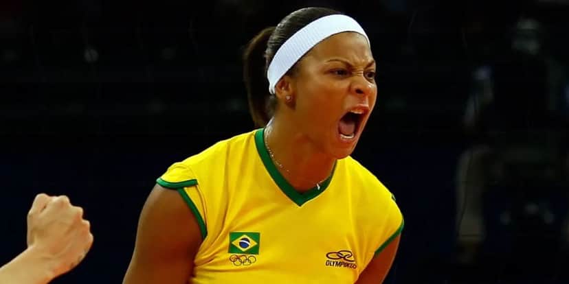 Walewska jogando pela Seleção Brasileira - (Foto: Internet) Walewska jogando pela Seleção Brasileira - (Foto: Internet)