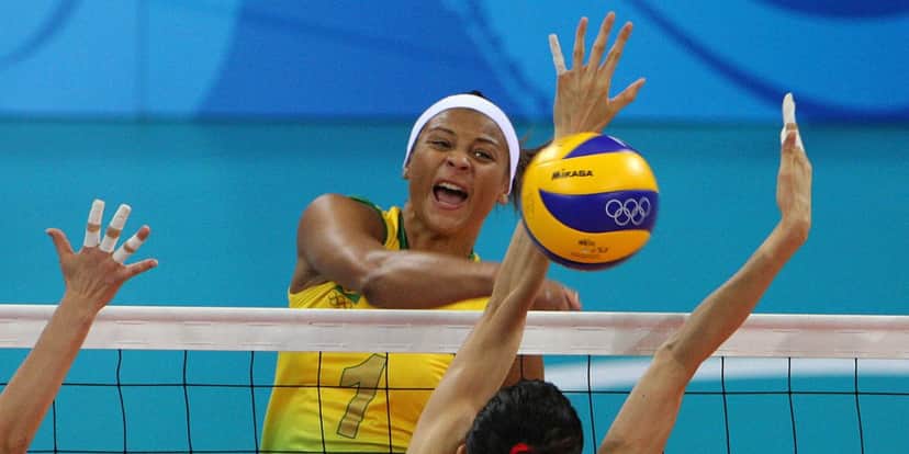 Walewska jogando pela Seleção Brasileira em Pequim em 2008 - (Foto: Internet) Walewska jogando pela Seleção Brasileira em Pequim em 2008 - (Foto: Internet)