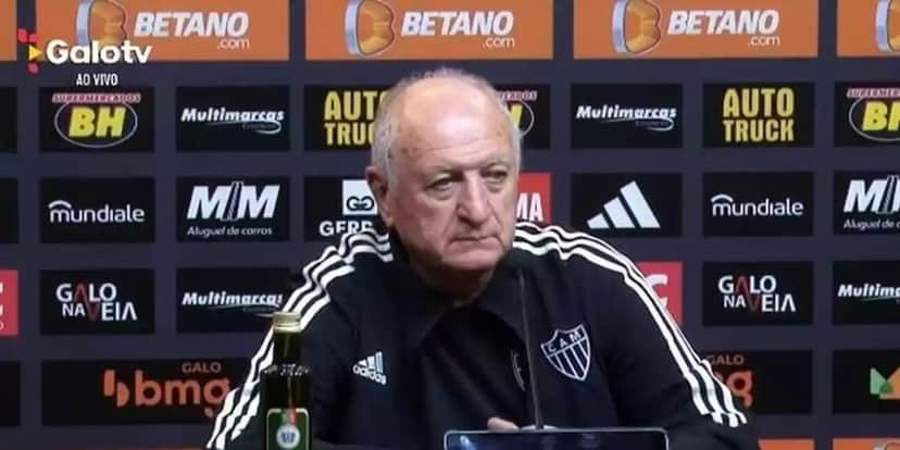 Felipão dando entrevista - (Foto: Reprodução - Galo Tv) Felipão dando entrevista - (Foto: Reprodução - Galo Tv)