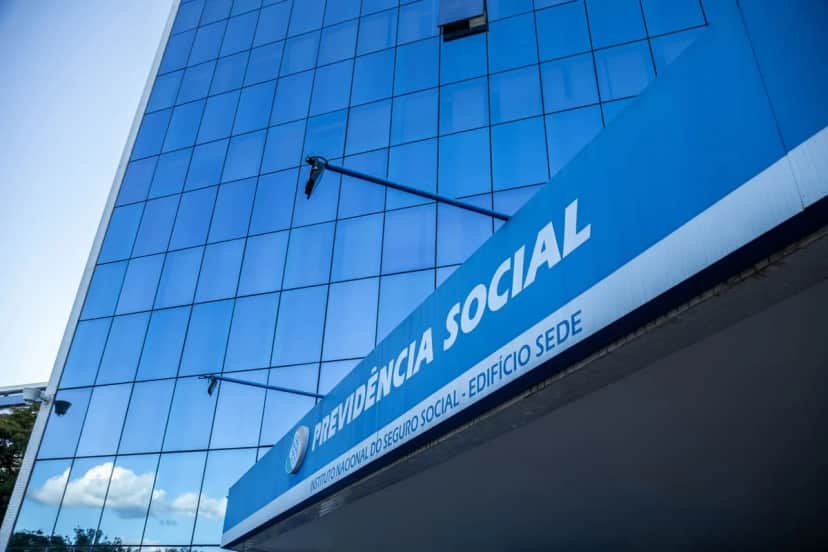 Nova lei chega com salário maior e nova idade pra se aposentar - Foto: Reprodução/Internet Nova lei chega com salário maior e nova idade pra se aposentar - Foto: Reprodução/Internet