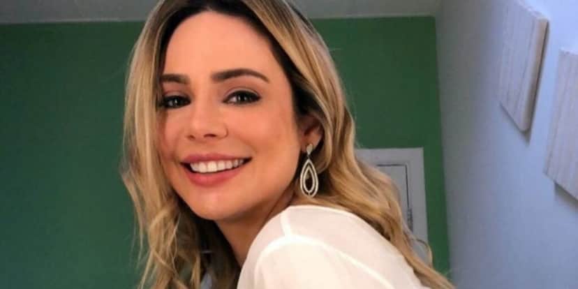 Rachel Sheherazade, que já foi uma das principais apresentadoras do SBT e processou Silvio Santos, foi confirmada no elenco de ‘A Fazenda’, da Record (Foto: Reprodução / Instagram) Rachel Sheherazade, que já foi uma das principais apresentadoras do SBT e processou Silvio Santos, foi confirmada no elenco de ‘A Fazenda’, da Record (Foto: Reprodução / Instagram)