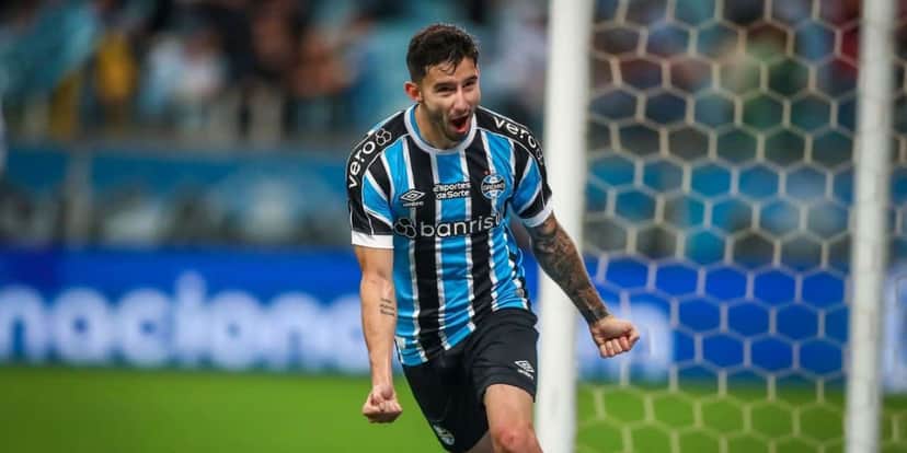 Villasanti é um dos principais jogadores do atual elenco do Grêmio (Reprodução: Internet) Villasanti é um dos principais jogadores do atual elenco do Grêmio (Reprodução: Internet)