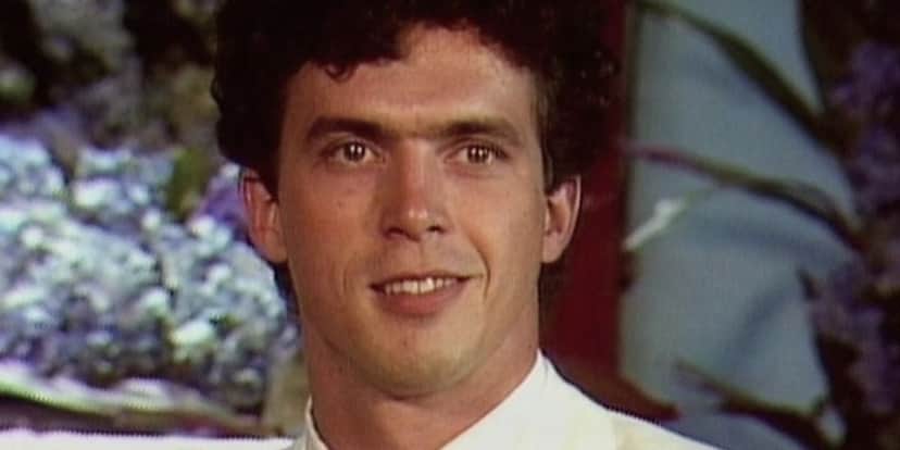 Caíque Ferreira fez grande sucesso durante a década de 1980 (Reprodução: Globo) Caíque Ferreira fez grande sucesso durante a década de 1980 (Reprodução: Globo)